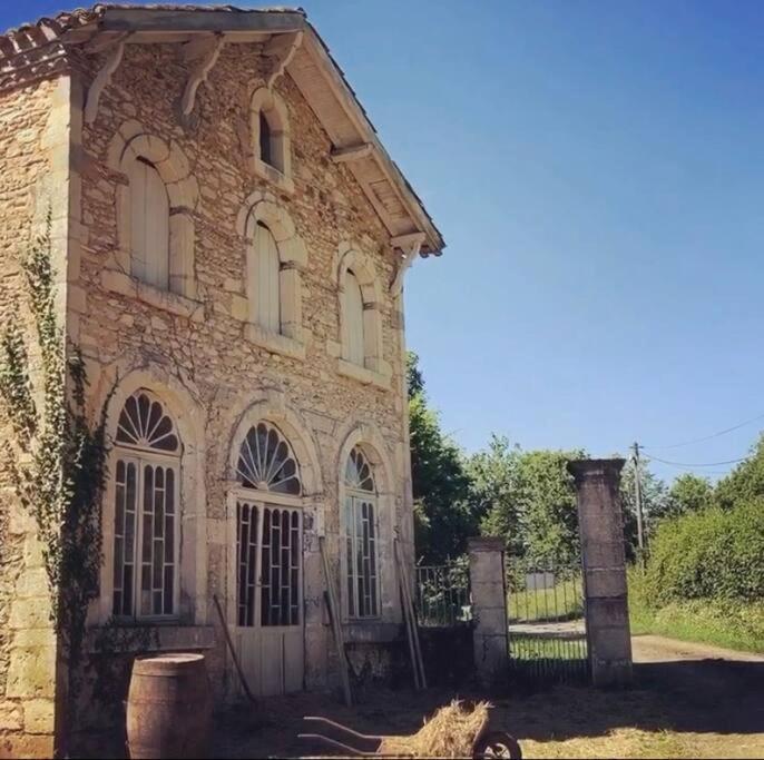 La Roulotte Du Chateau De Framboise Dumes ภายนอก รูปภาพ